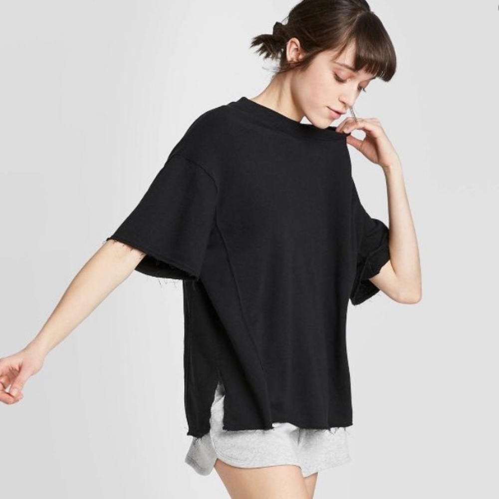 Colsie Women's Black Oversized Sweatshirt